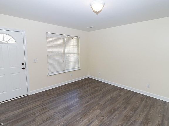 3rd image of 2205 Acorn Rd