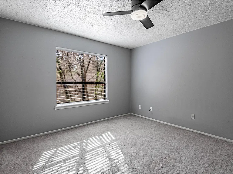 514 Hickory St — Photo 21