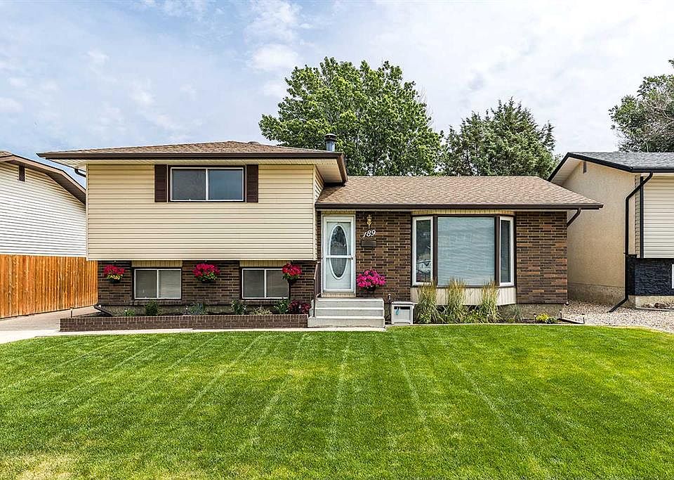 1st image of 189 W Hull Cres NE