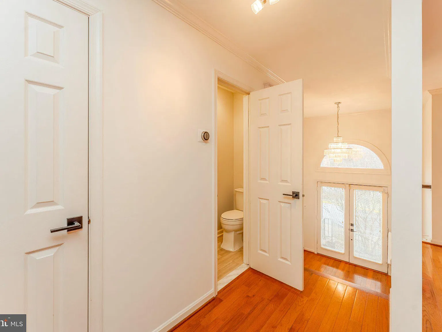 3 bed, 2.5 bath, 1712 sqft, $3,650 — Photo 4