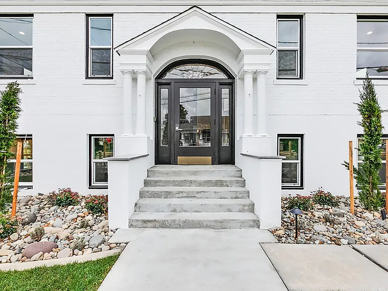 Maple Apartments — Photo 8