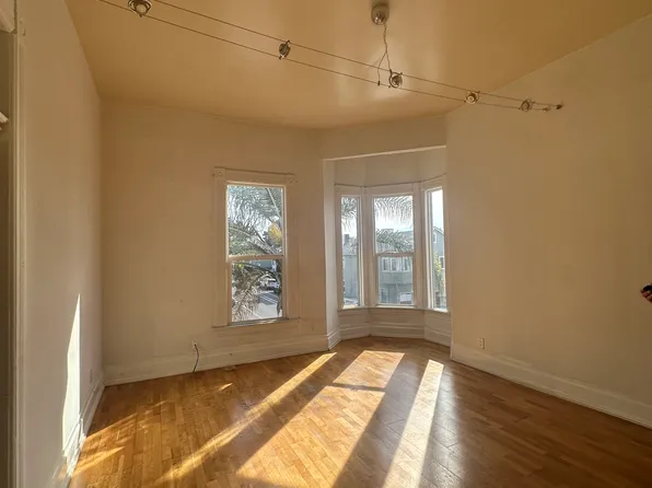 848 E 15th St #B, Oakland, CA 94606