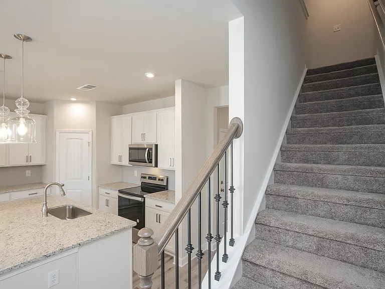 2031 Sperling Dr — Photo 15