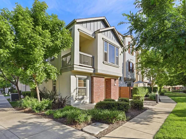 2604 Cleat Ln, Sacramento, CA 95818