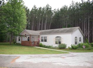 6227 Maple City Hwy, Lake Ann, MI 49650