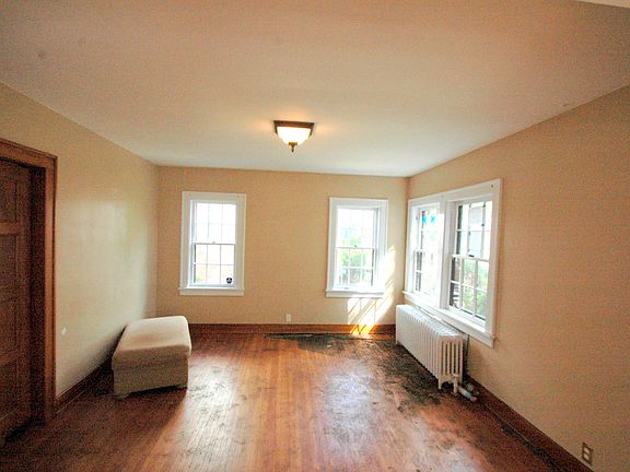3rd image of 315 Berryman Dr