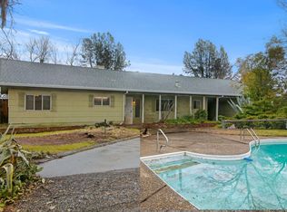 621 Ridge Rd, Redding, CA 96003
