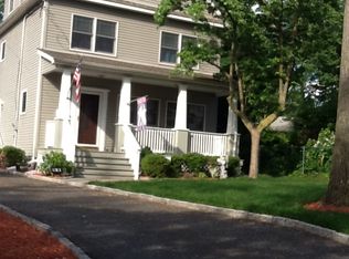 16 W Gouverneur Ave, Rutherford, NJ 07070