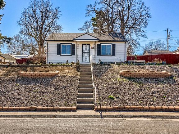 3rd image of 785 S Navajo St