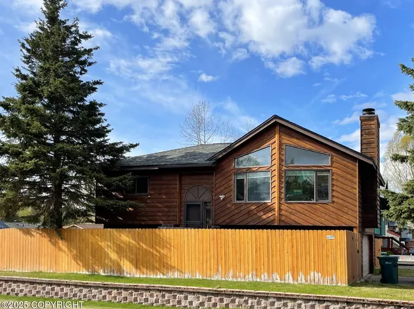 7950 Casey Cir, Anchorage, AK 99507