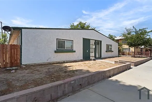 400 E Lancaster Blvd — Photo 7