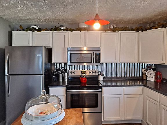 Other side of kitchen 