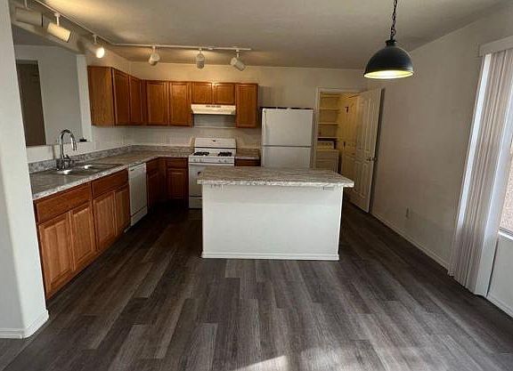 5th image of 10015 E Rocky Vista Dr