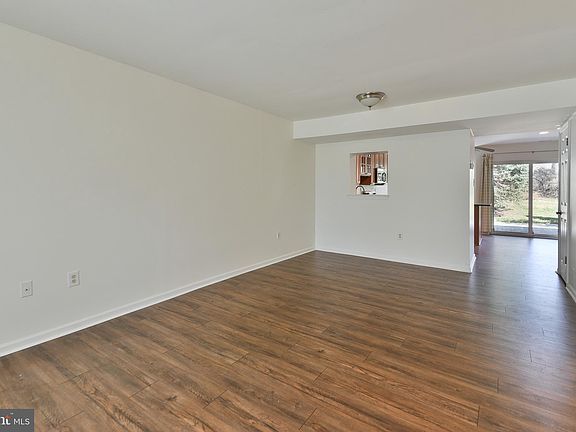 4th image of 2205 Ash Grove Rd