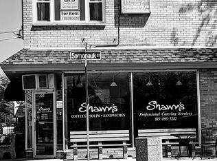 204 Somonauk St #1/2, Sycamore, IL 60178