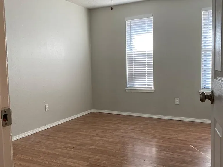 5512 S Karen St — Photo 6