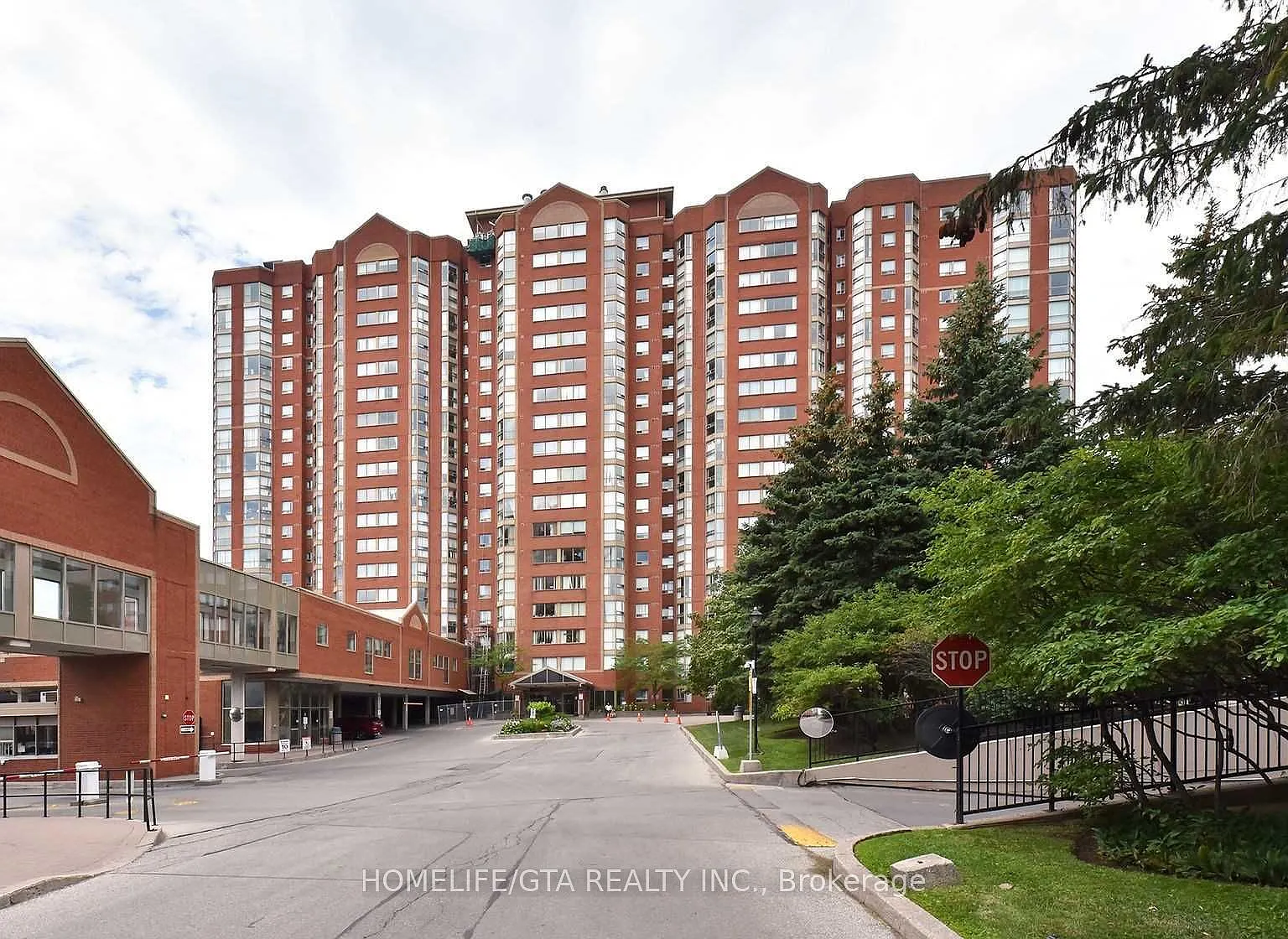 3 bed, $2,790 — Photo 1