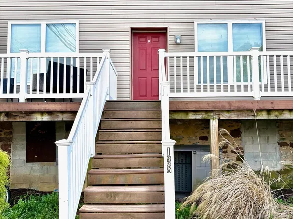 138 Front St, Akron, PA 17501