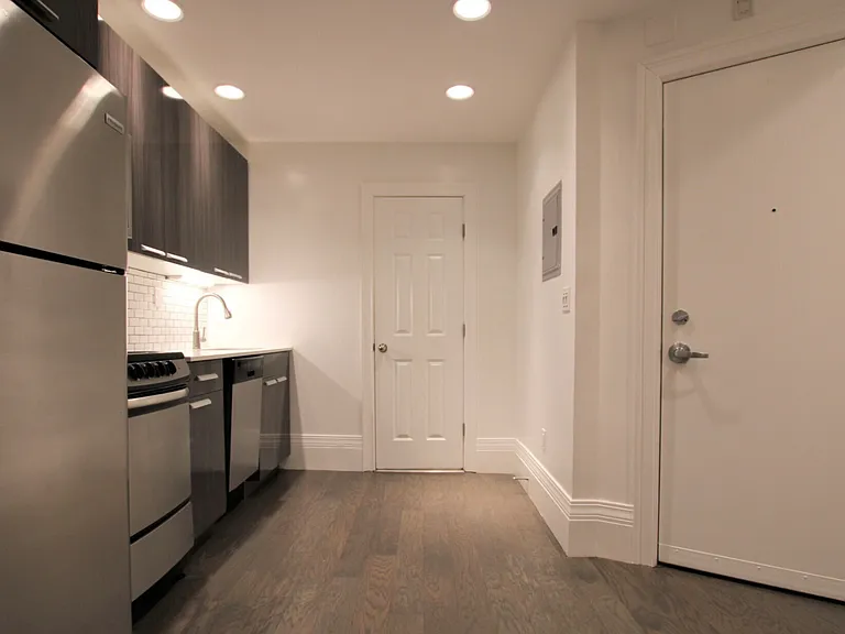 254 Newbury St #5 — Photo 3