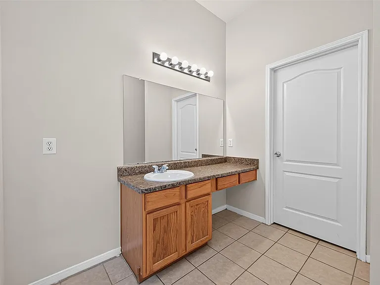 17230 Hollow Sands Ct — Photo 29
