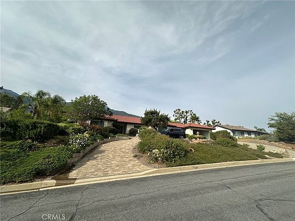 3rd image of 9388 Valley View St