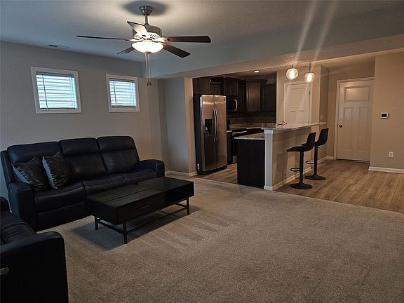 4th image of 1004 NE 56th St