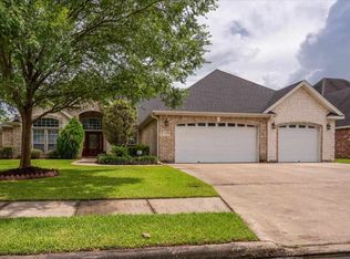 6325 Benton Ln, Beaumont, TX 77706
