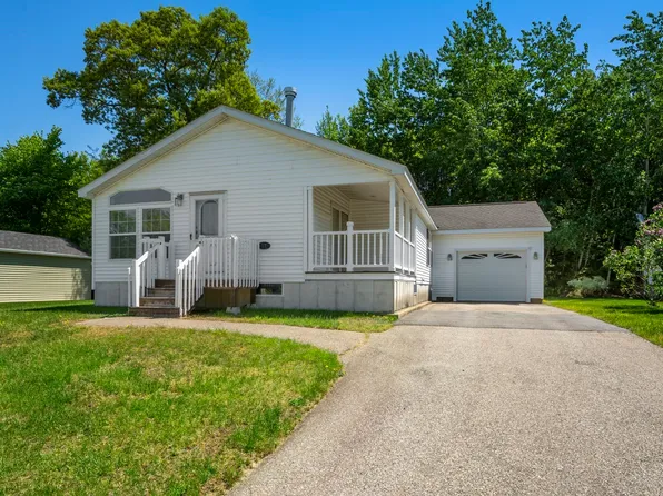17 Constitution Ave, Warren, MA 01083