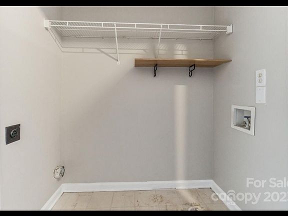 5th image of 7811 Lennoxshire Ln