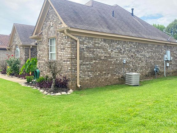 3rd image of 3766 Conrail Cir
