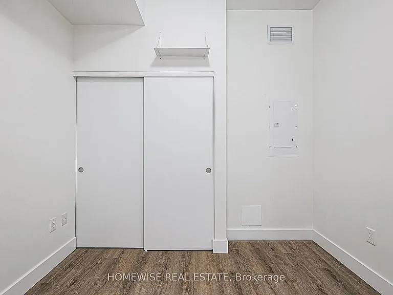 3020 Dundas St W #204 — Photo 10