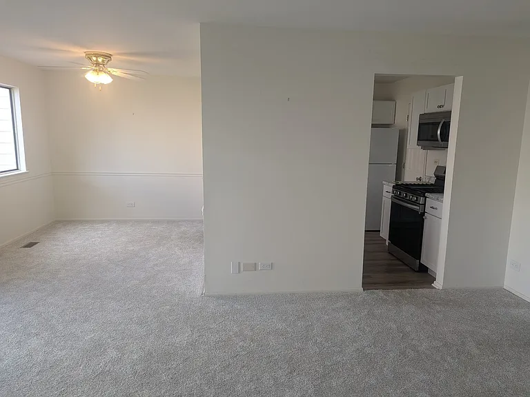 600 Eastview Ct #X1 — Photo 17