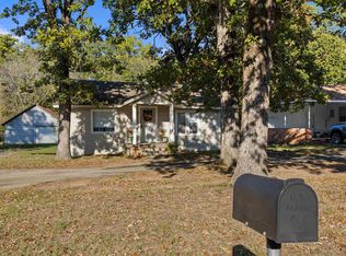 2901 Stone Rd, Kilgore, TX 75662