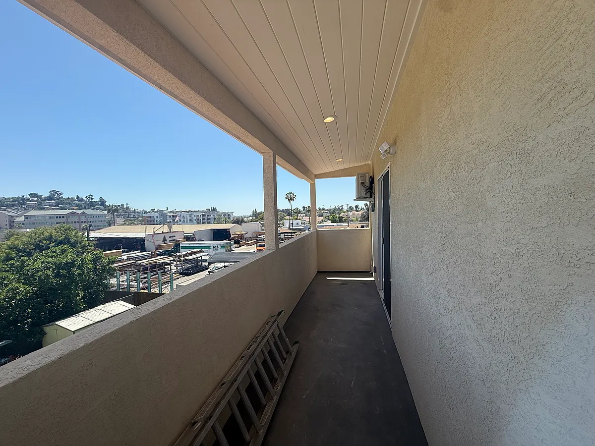 Building Photo - 4860 Palm Ave