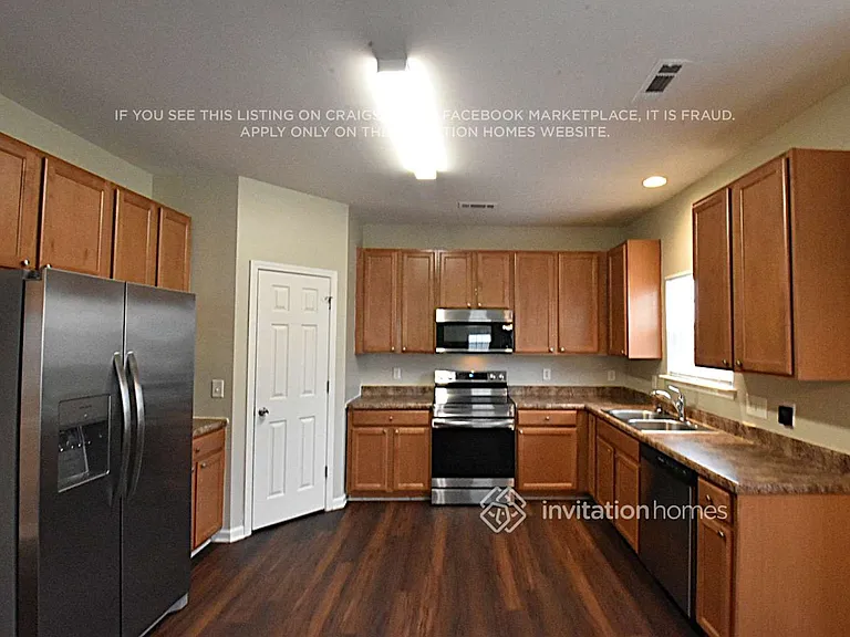 1919 Darbywine Dr — Photo 6