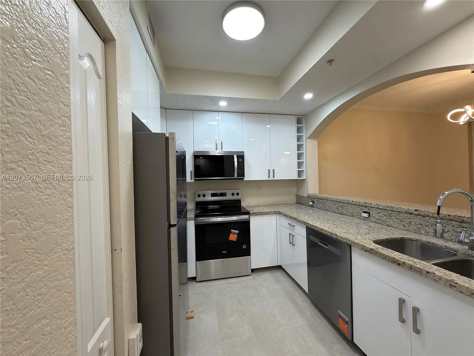 Century Park Condo — Photo 2