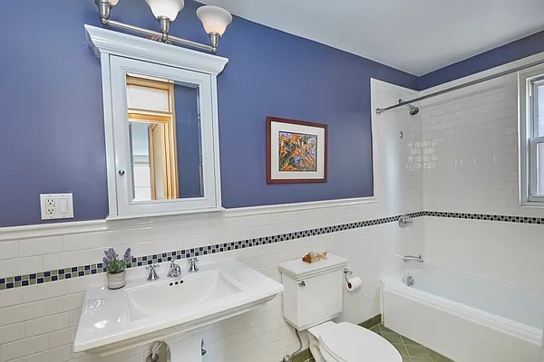 Sold by Compass | media 9