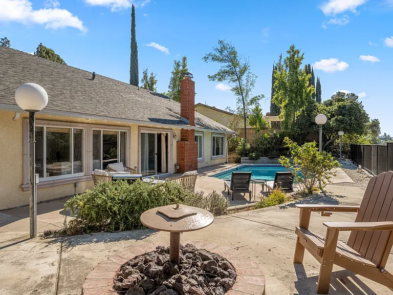3258 Kirkham Dr — Photo 8