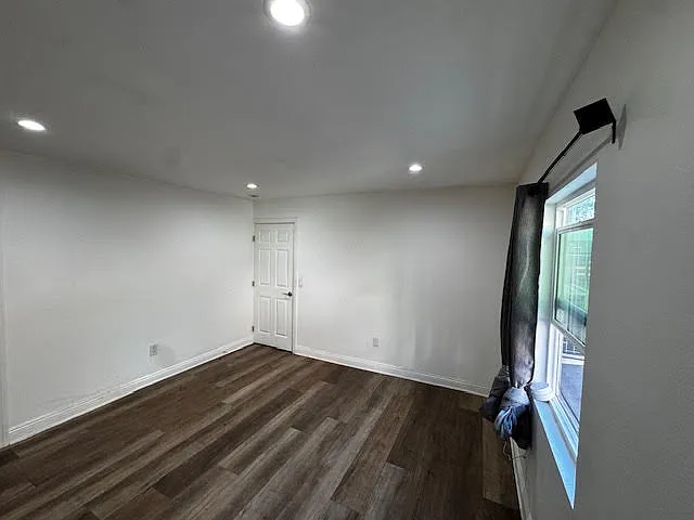 4836 1/2 Pickford St — Photo 14