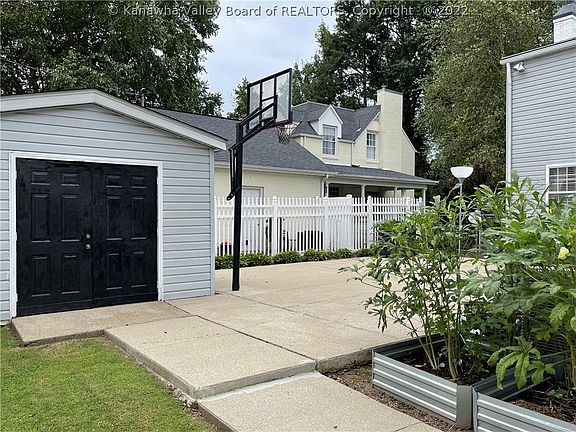 3rd image of 4705 Noyes Ave