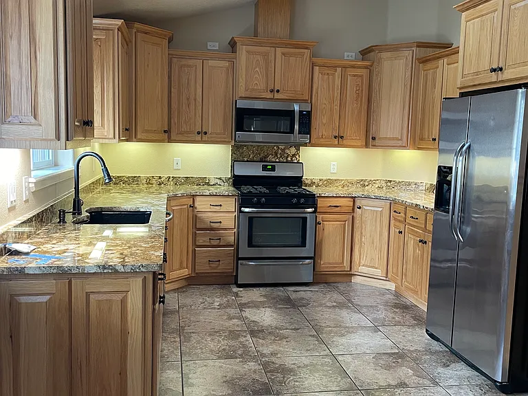 1255 SE Krystin Pl — Photo 3