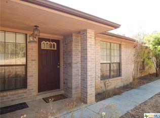 4885 River Oaks Dr, New Braunfels, TX 78132