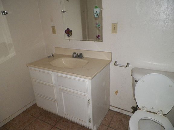 4th image of 1109 NW Lincoln Ave APT 20