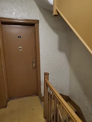 Rented by Batra Group Inc | media 39