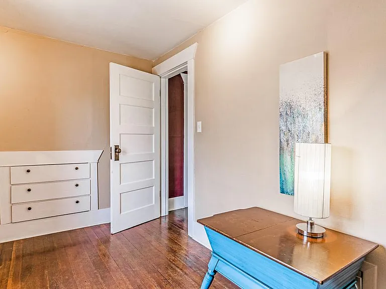 504 Newport Ave — Photo 14