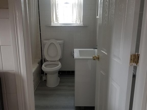 5th image of 1827 S 18th St Floor 3