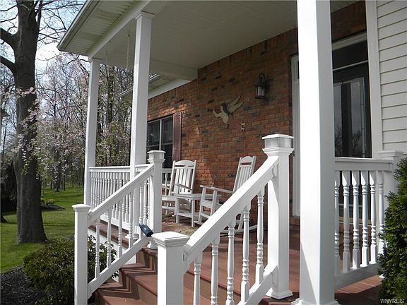 2nd image of 451 Woodland Ct