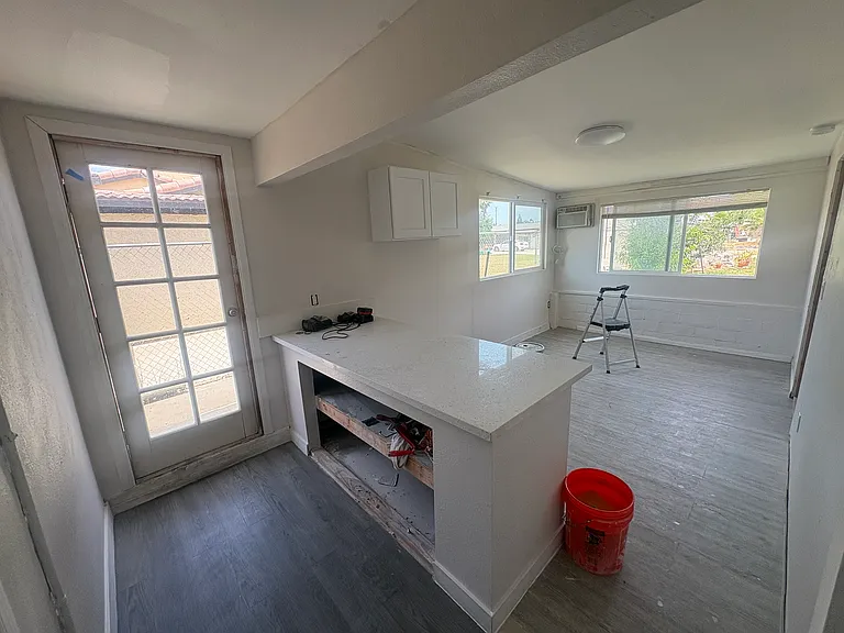 1518 W Phillips St #F4 — Photo 3