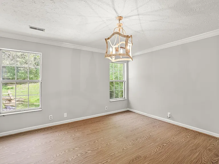 3127 Creekview Ln — Photo 11