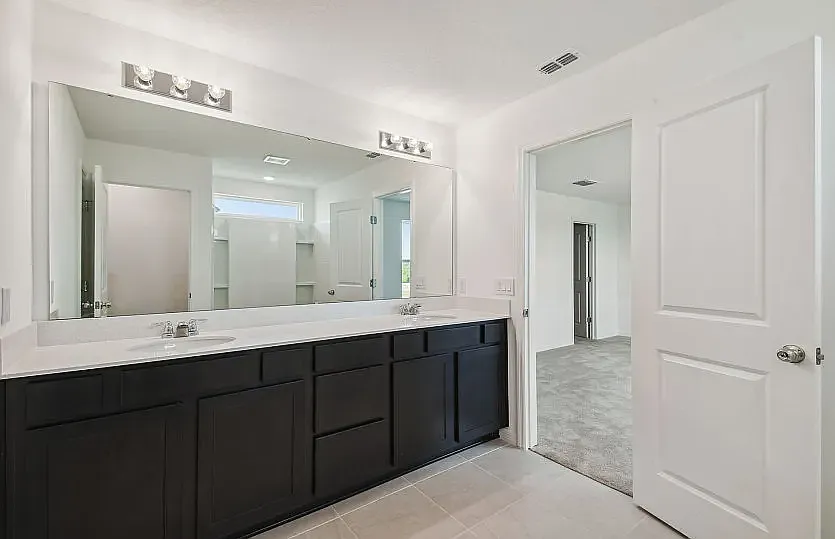 4 bed, 2386 sqft, $2,600 — Photo 2